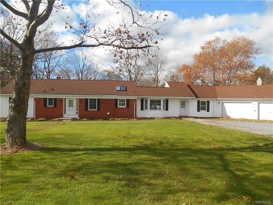 Welcome to 5950 Hunters Creek Road. Almost 2800 sq