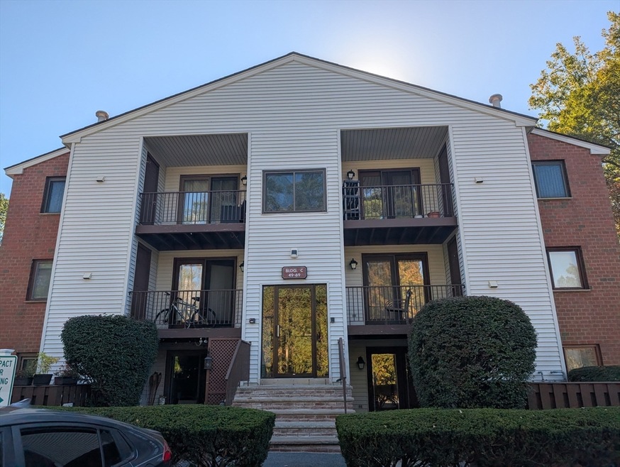 Fox Hunt Condominiums unit 66, Chelmsford, MA 01824 - photo 1