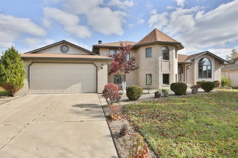 9035 Pineview Ln, Crown Point, IN 46307 - photo 1