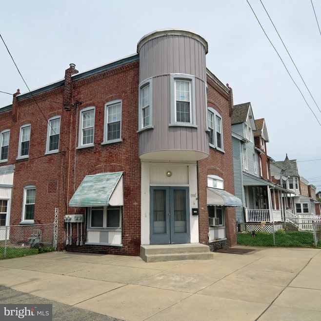 1300 E 11th St, Crum Lynne, PA 19022 - photo 1
