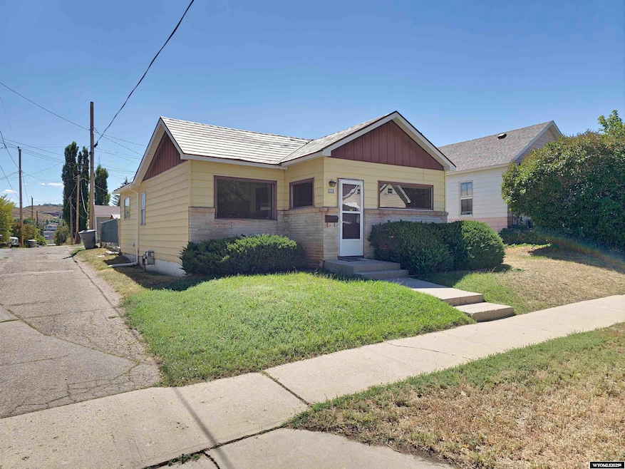 525 8th St, Evanston, WY 82930 - photo 1