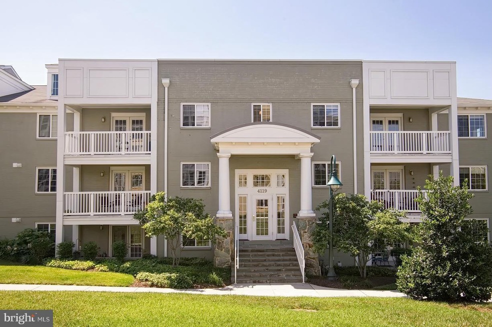 4119 S Four Mile Run Dr unit 301, Arlington, VA 22204 - photo 1