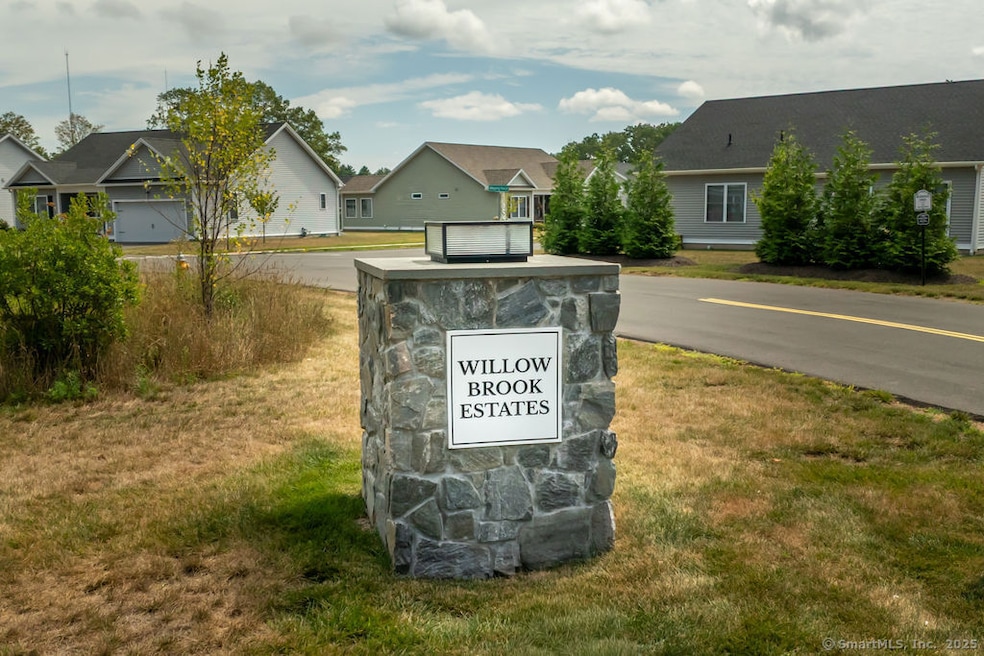 25 Willow Brook Dr unit 25, Plainville, CT 06062 - photo 1