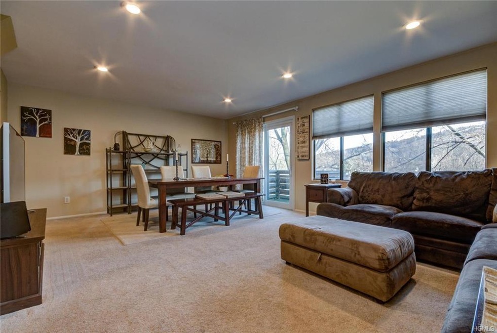 435 Country Club Ln unit 435, Pomona, NY 10970 - photo 1