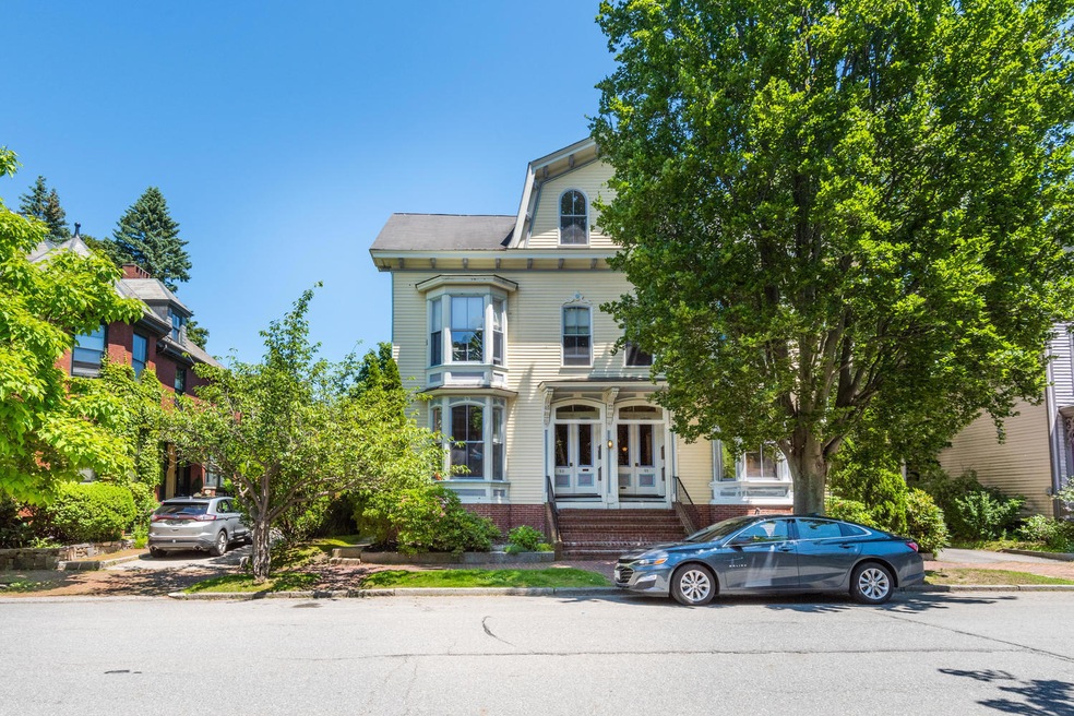 51 Thomas St Portland ME 04102-large-001