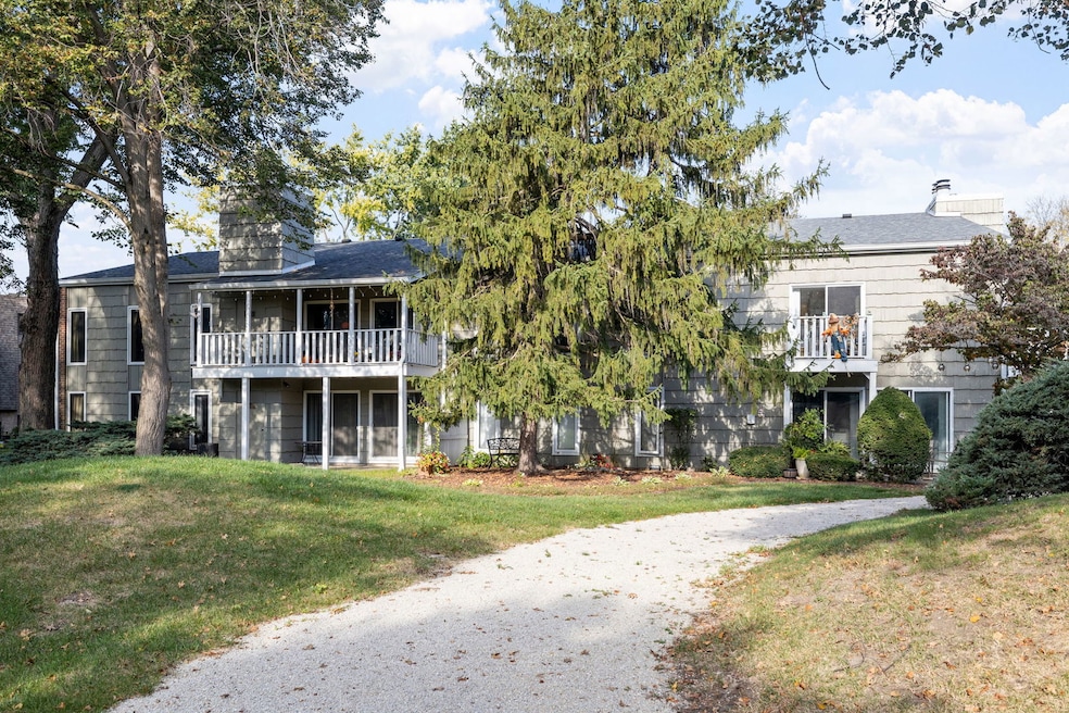 1420 Stonebridge Trail unit 1-3, Wheaton, IL 60189 - photo 1