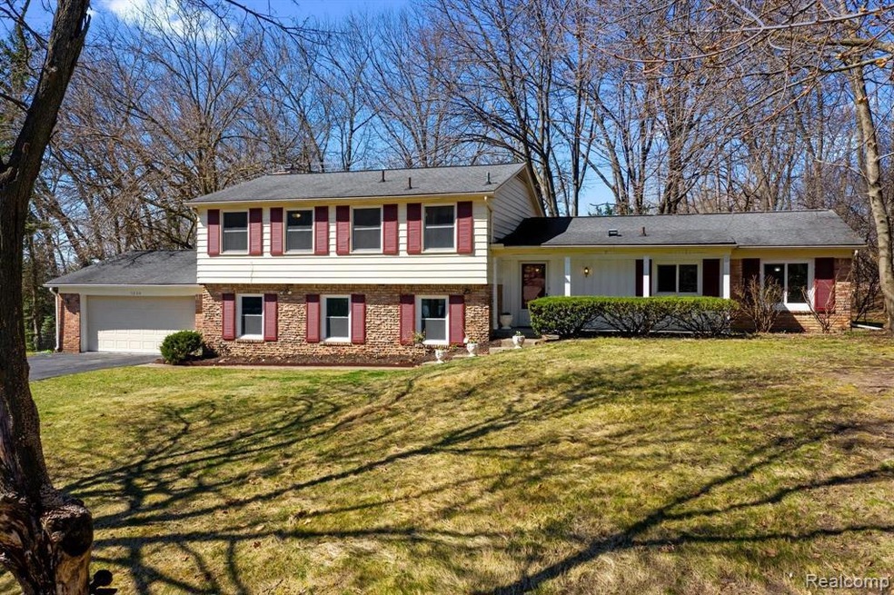 5200 Van Ness Drive Bloomfield Twp - 32.jpg