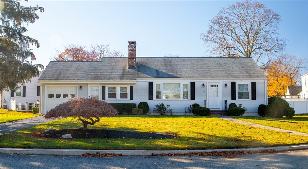 123 Lawnacre Dr, Cranston, RI 02920 - photo 1