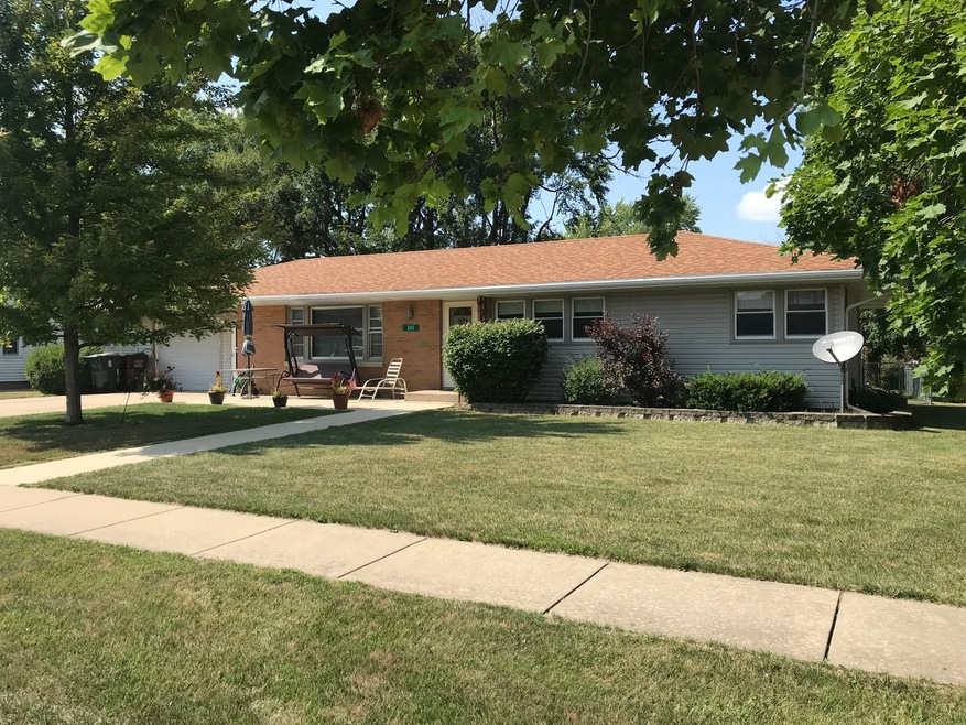 Great 3BR home with basement! Close to school and 
