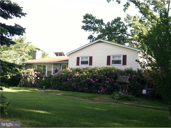 950 Temple Rd, Pottstown, PA 19465 - photo 1