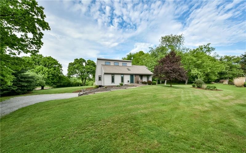 Welcome to 5040 Lakewood Road, Hampton Township, P