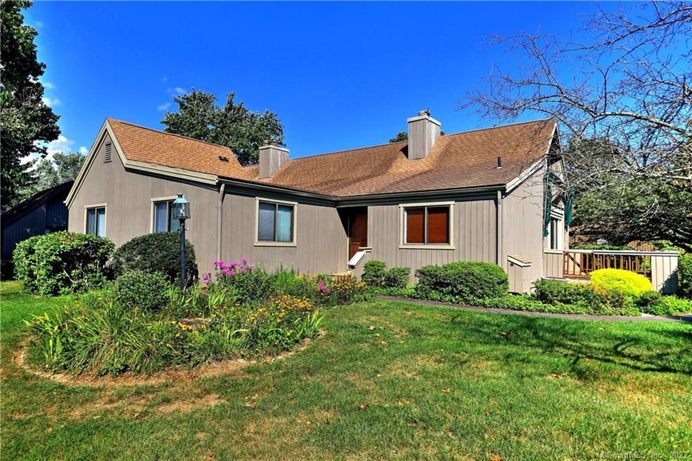 627 Onondaga Ln unit A, Stratford, CT 06614 - photo 1