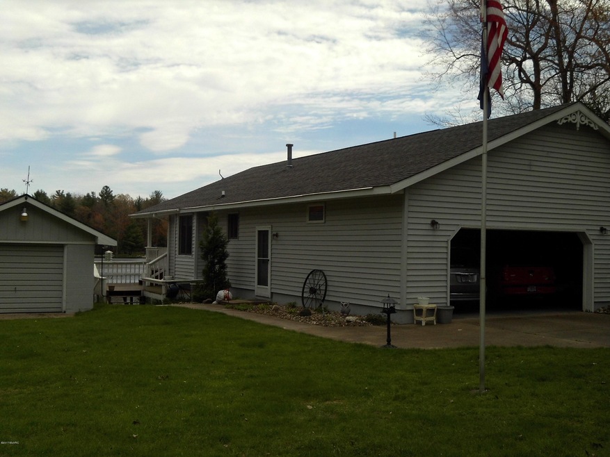 190 W Lincoln St, Brohman, MI 49312 - photo 1