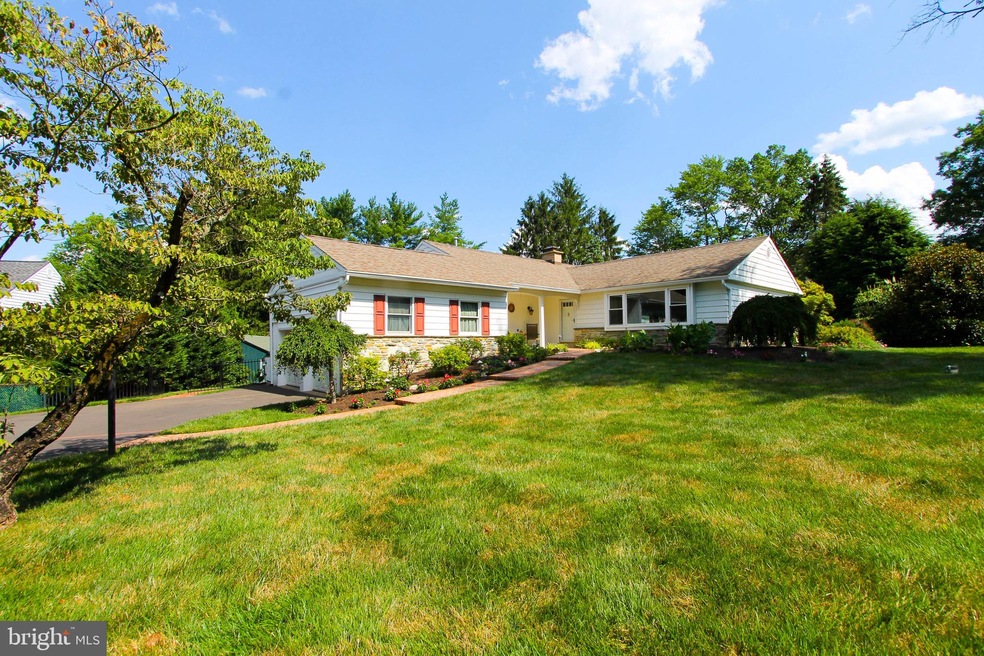 84 Woodstock Dr, Newtown, PA 18940 - photo 1