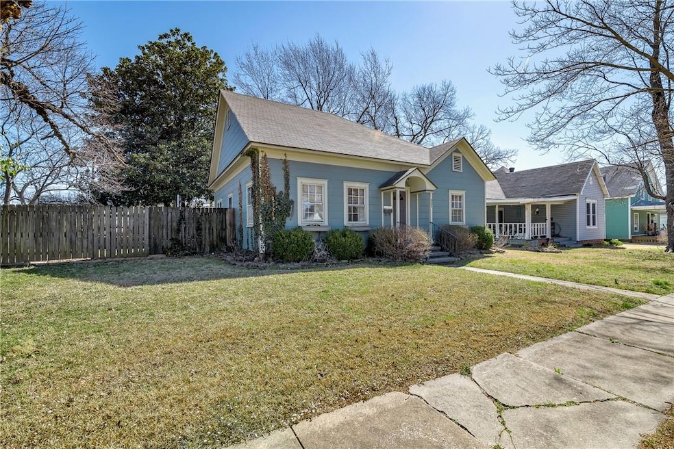 521 N 3rd St, Rogers, AR 72756 - photo 1