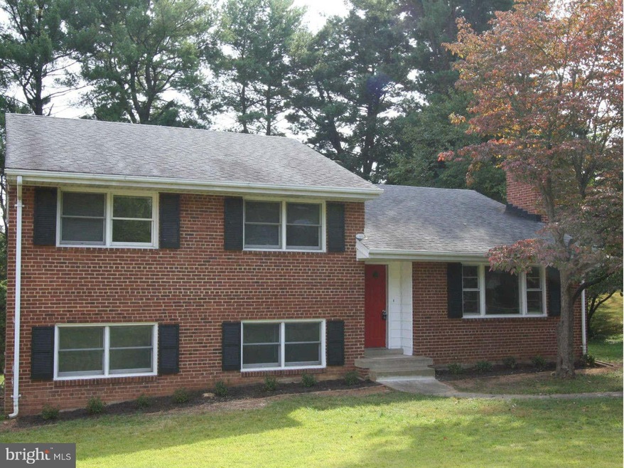 1103 Roberta Ct, McLean, VA 22101 - photo 1