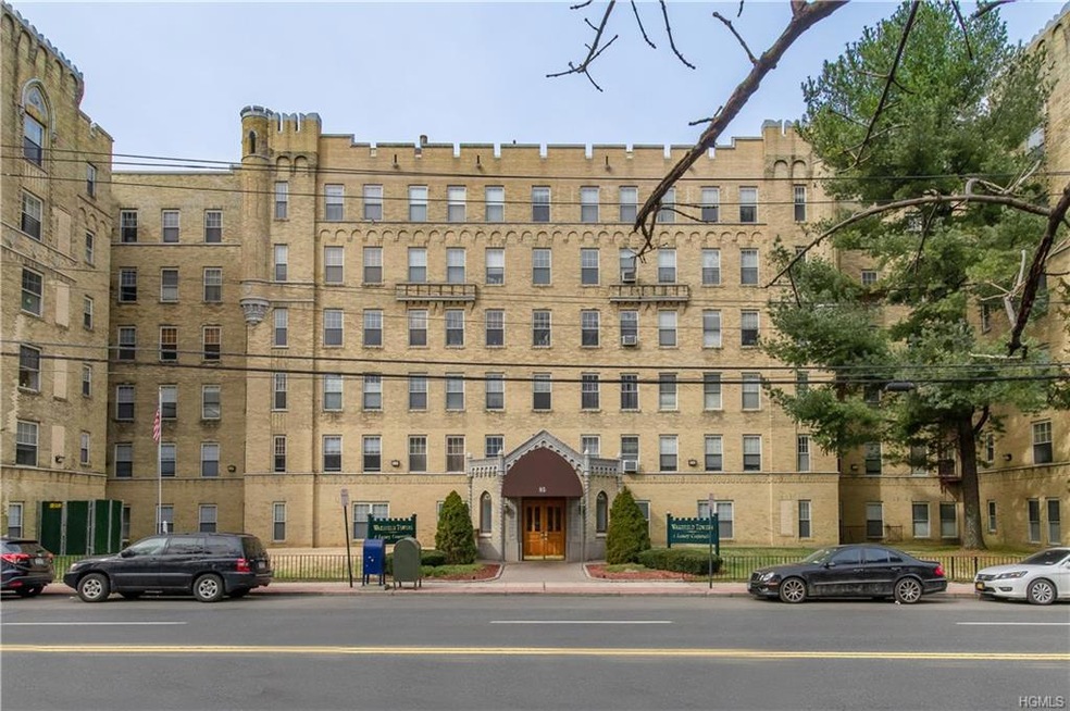 Wakefield Towers unit 3D, Yonkers, NY 10704 - photo 1