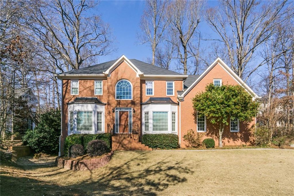 Amazing 3 side brick ON a cul de sac