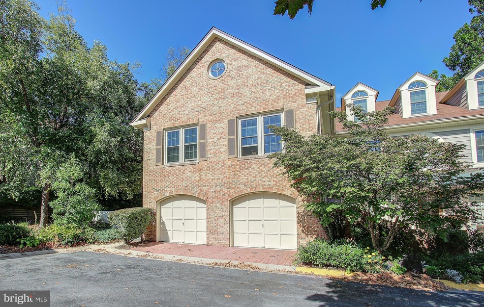 5725 Balsam Grove Ct, Rockville, MD 20852 - photo 1