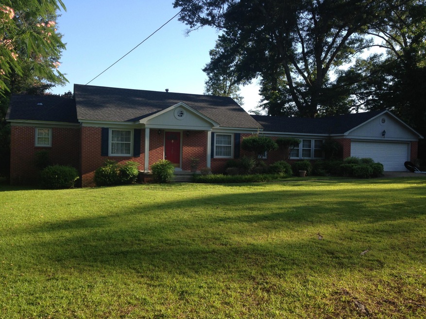 76 Lindsey Dr, Laurel, MS 39440 - photo 1