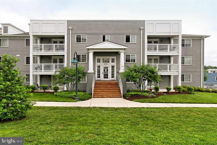 4111 S Four Mile Run Dr unit 301, Arlington, VA 22204 - photo 1