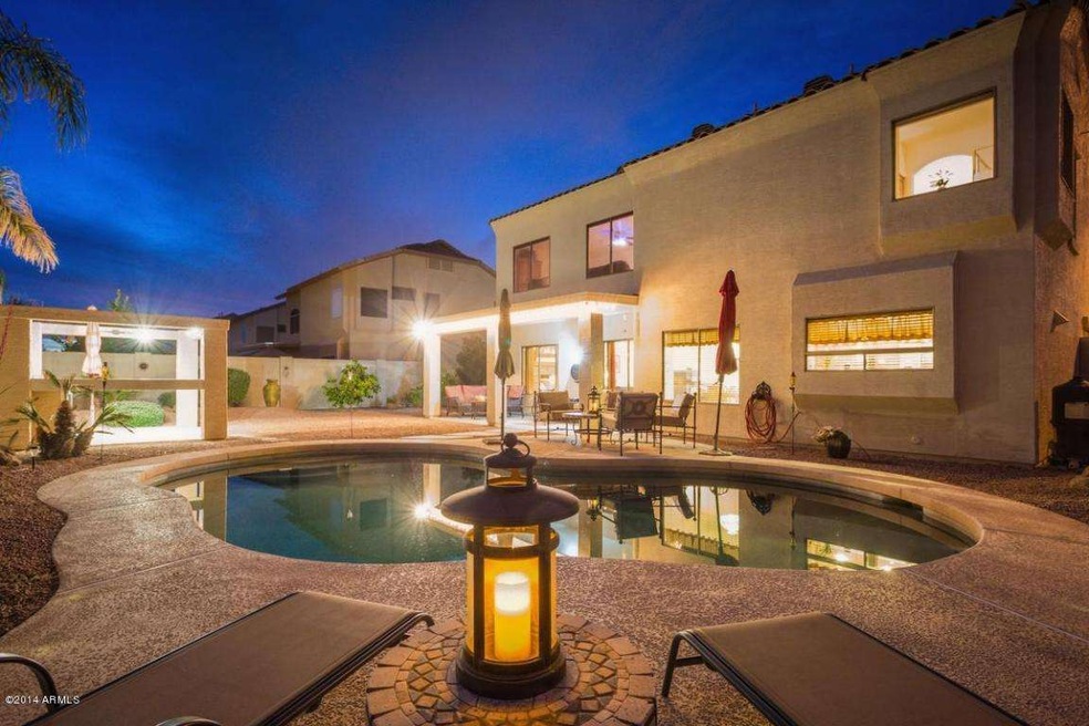 Beautiful Backyard Oasis!!