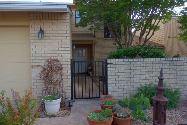 404 Summit Cir, Fredericksburg, TX 78624 - photo 1