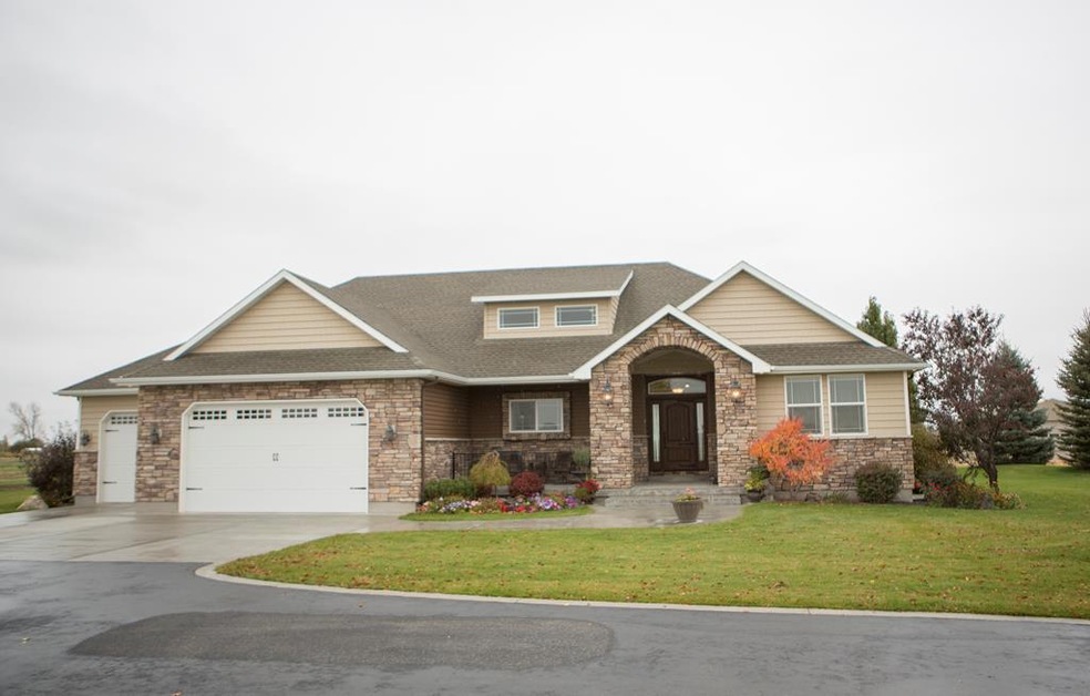 377 N 300 W, Blackfoot, ID 83221 - photo 1