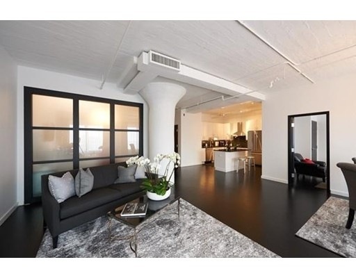 210 Lincoln St unit 3-3, Boston, MA 02111 - photo 1