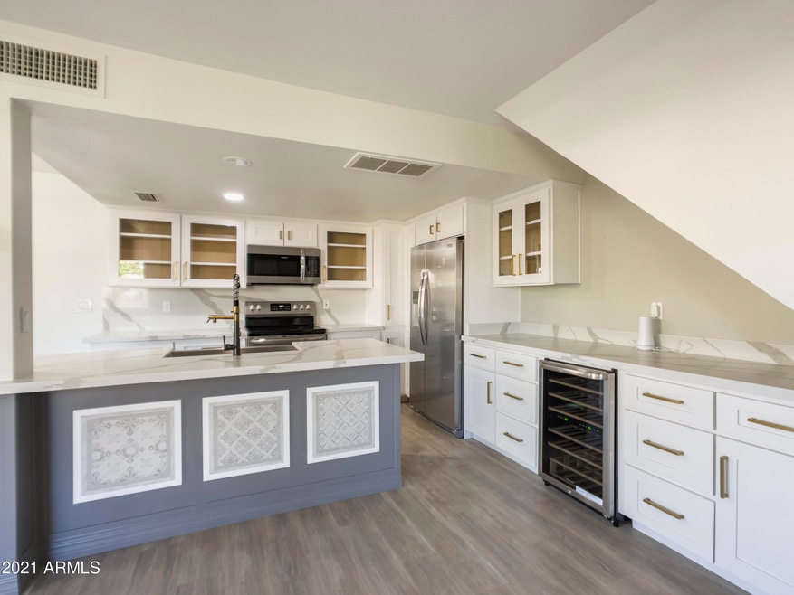 Kitchen & ISLAND