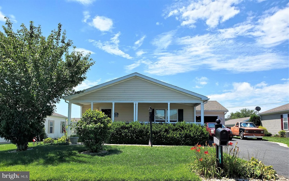 104 Nuthatch Ct W, Bechtelsville, PA 19505 - photo 1