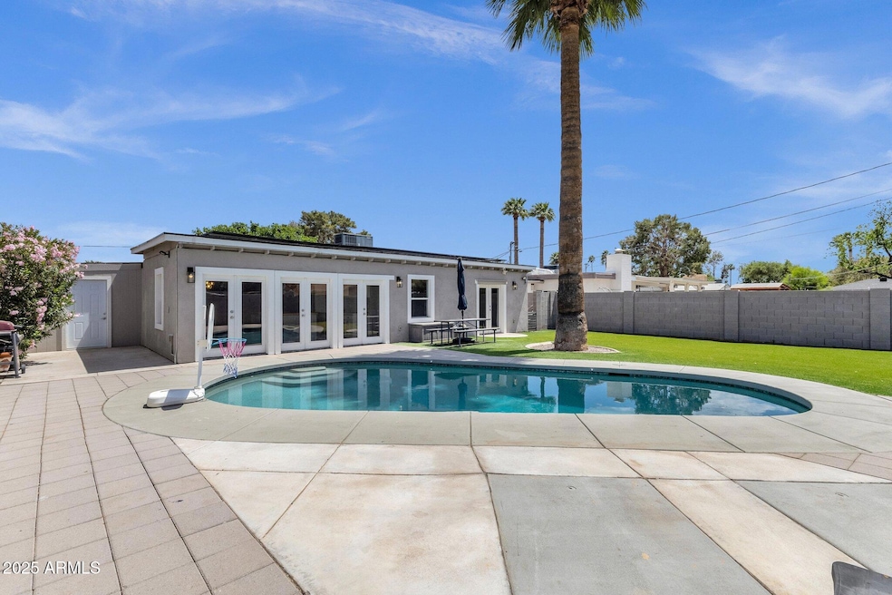 44-web-or-mls-4216-n-20th-st