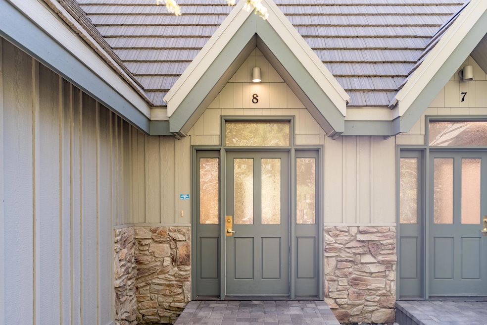56994 Peppermill Ct unit 8-A, Sunriver, OR 97707 - photo 1
