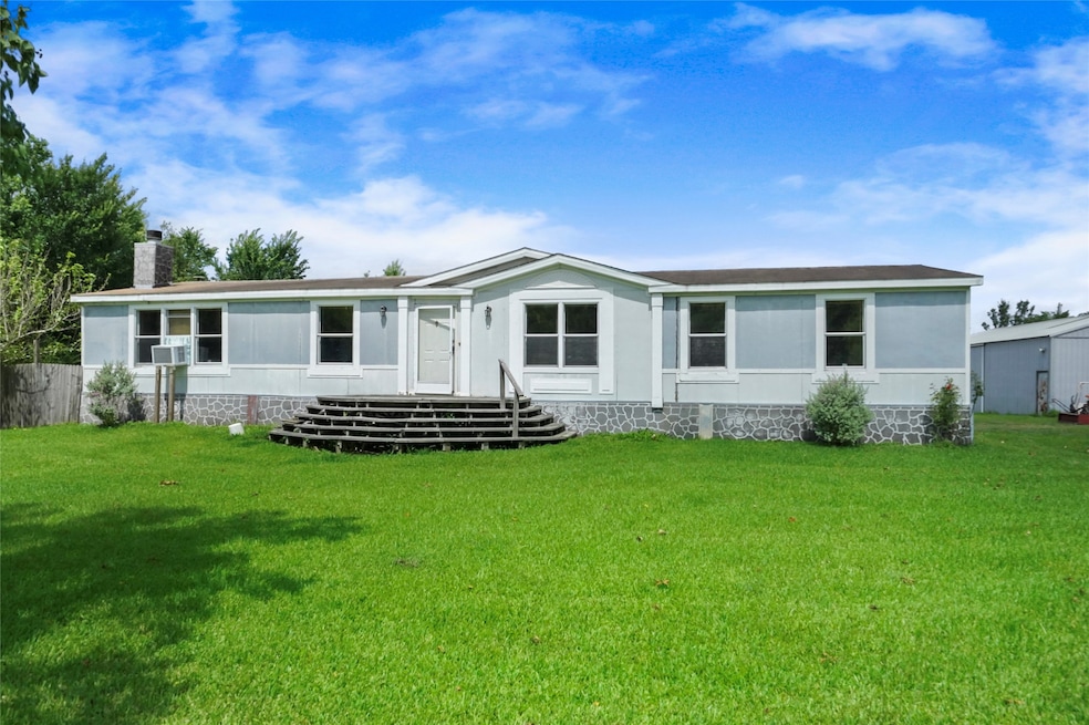 19654 Chigger Creek Dr, Alvin, TX 77511 - photo 1