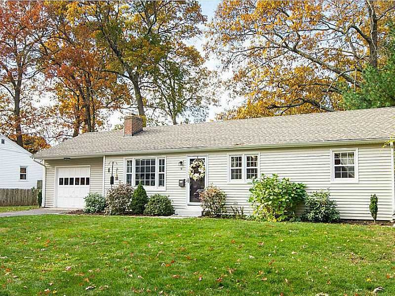 9 Rowena Dr, Riverside, RI 02915 - photo 1