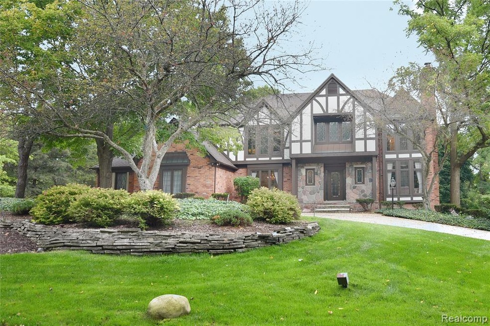 Welcome to 510 Tall Tree Lane ~ Bloomfield Hills