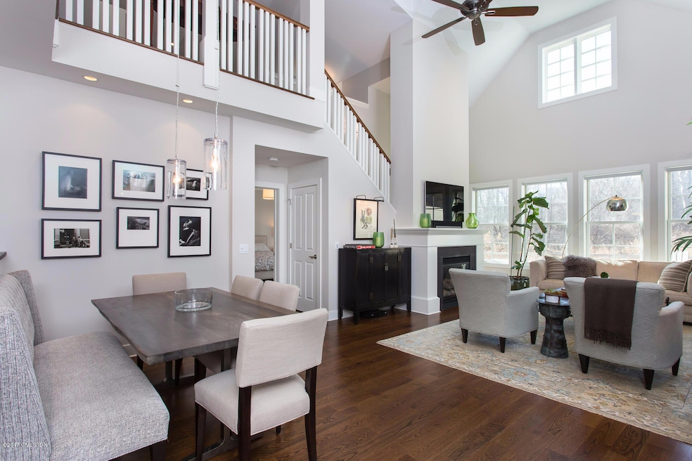 77 Havemeyer Ln unit 68, Stamford, CT 06902 - photo 1