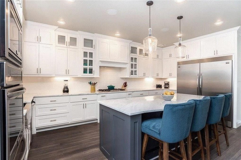 332 Crestview Dr, Bentonville, AR 72712 - photo 1