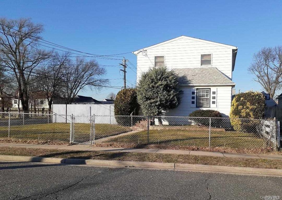 41 Cypress Ave, Oceanside, NY 11572 - photo 1