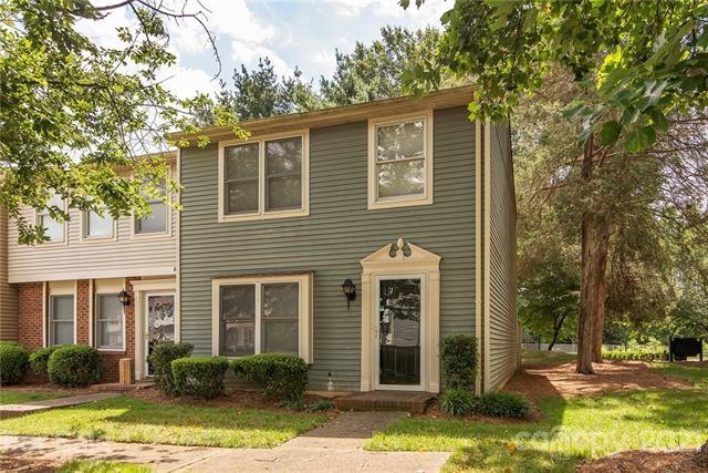 College Downs Townhome close to UNCC