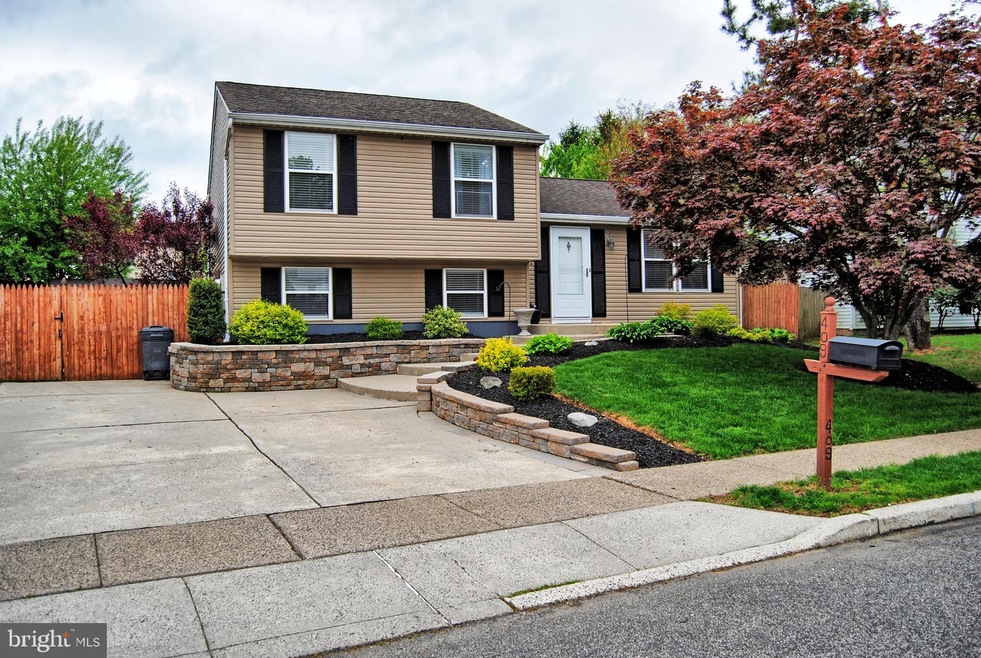 409 Centennial Dr, Morrisville, PA 19067 - photo 1