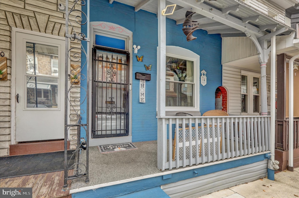 912 Locust St, Reading, PA 19604 - photo 1