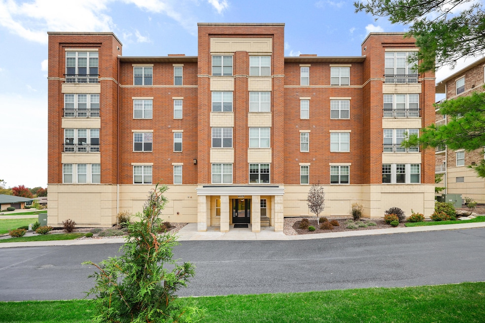 9225 Crosswinds Ln unit 402, Verona, WI 53593 - photo 1