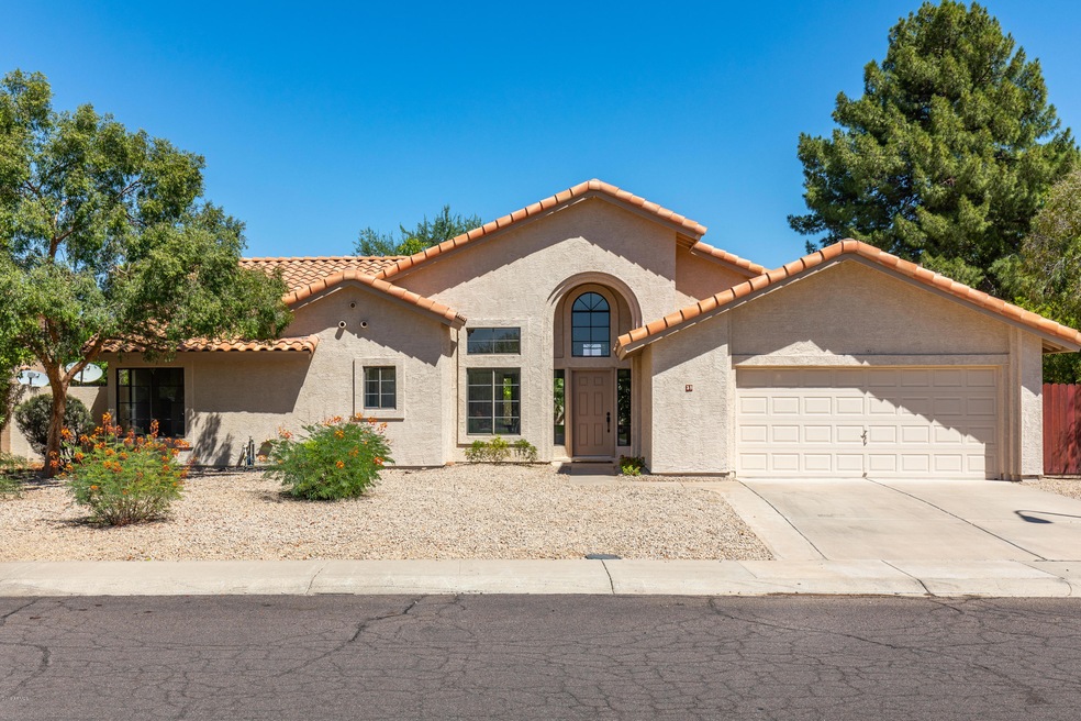 38 E Myrna Ln, Tempe, AZ 85284 - photo 1