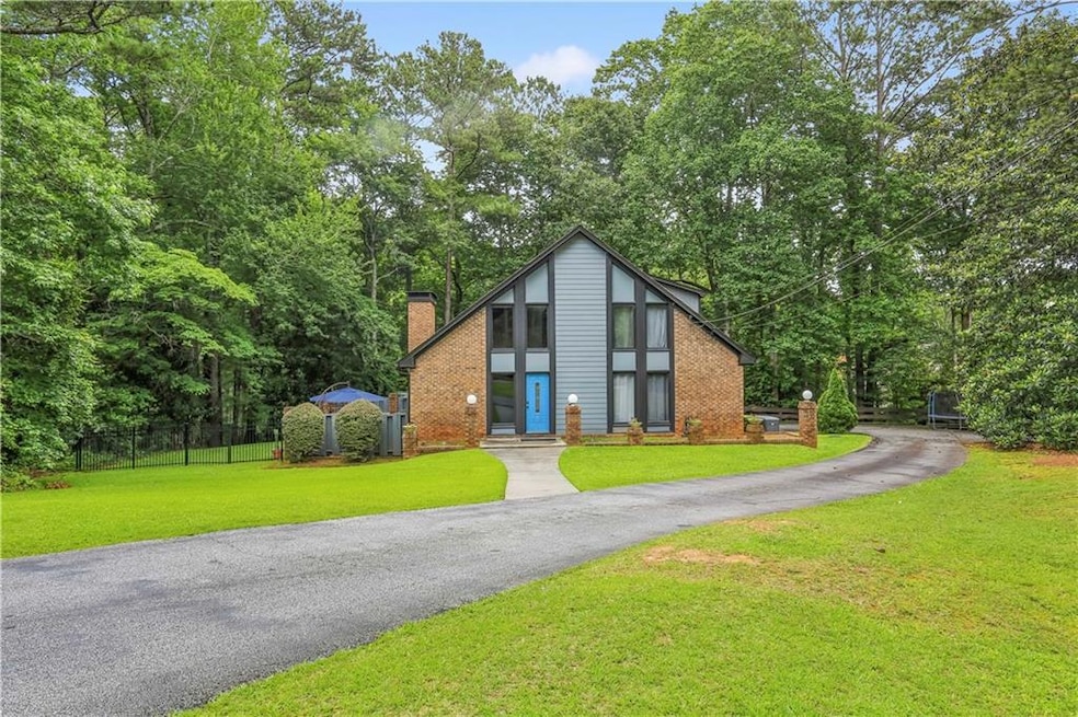 Under Contract $775,900