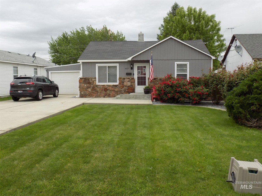 607 Almond St, Nampa, ID 83686 - photo 1