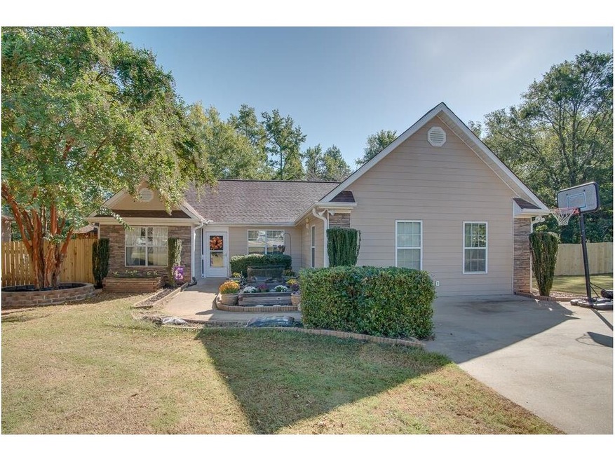 205 Heather Woods Ct, Covington, GA 30016 - photo 1