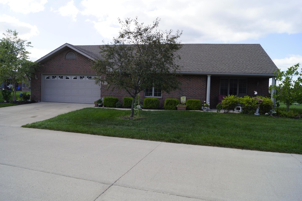 810 Hickory Hill Dr, Marysville, OH 43040 - photo 1