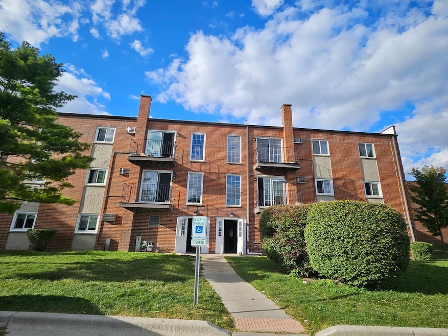 125 W Elk Trail unit 124, Carol Stream, IL 60188 - photo 1