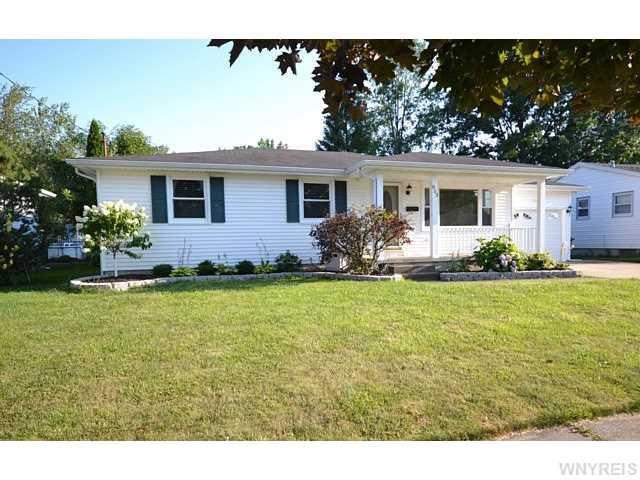 853 Remington Dr, North Tonawanda, NY 14120 - photo 1